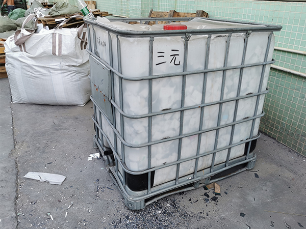 手機(jī)鋰電池回收 安全運輸 專人指導(dǎo)服務(wù)